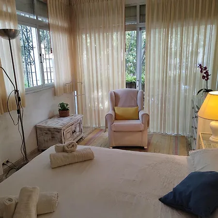 Seaside Escape In Apartment *