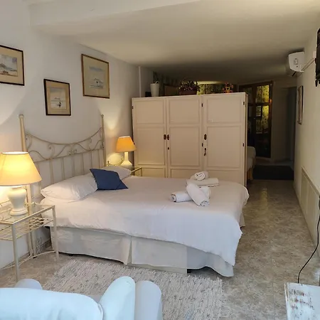 Seaside Escape In Apartment Marbella